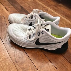 NIKE FREE 5.0 SNEAKERS